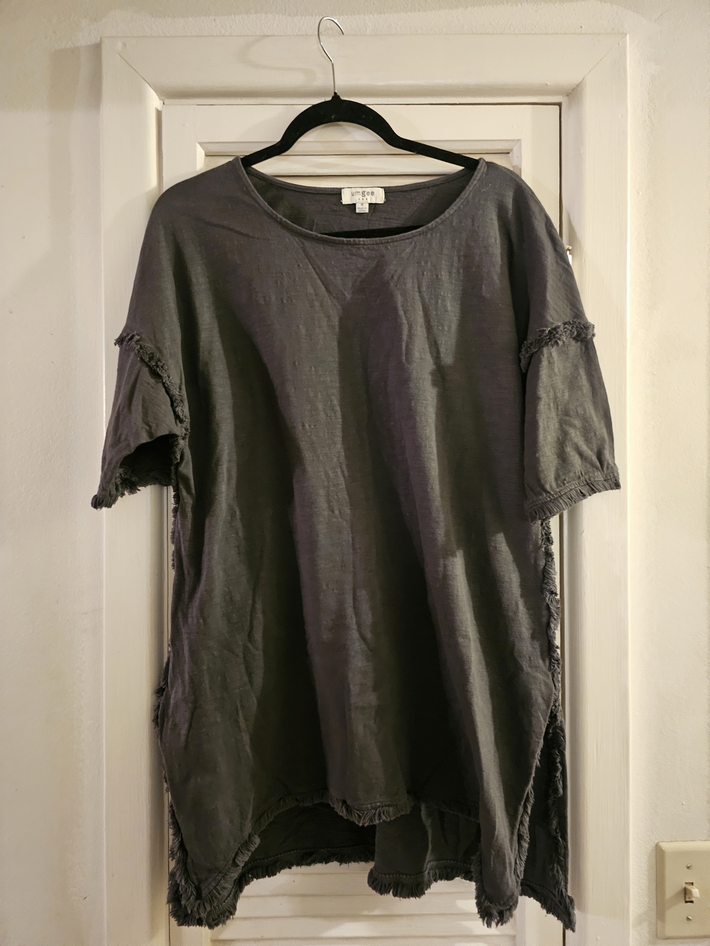 3/$13 Umgee Charcoal Gray Tunic Top